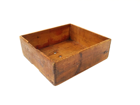 www.classicvintagerentals.com ? 0022 - Outline Wood Box