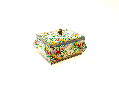 www.classicvintagerentals.com ? 0067 - Flower Tin