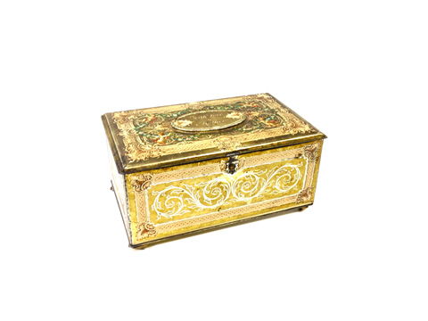 www.classicvintagerentals.com ? 0091 - Gold Chocolate Tin
