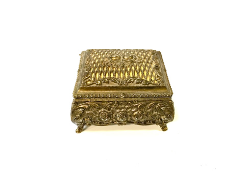 www.classicvintagerentals.com ? 0608 - Lulu Jewelry Box