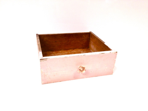 www.classicvintagerentals.com ? 0764 - Pink Drawer