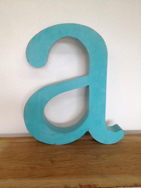 www.classicvintagerentals.com ? 0870 - Apple Letter "A"