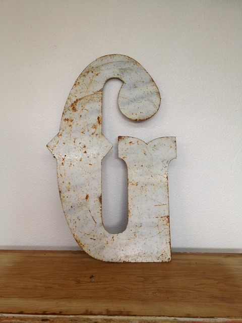 www.classicvintagerentals.com ? 0905 - George Letter "G"