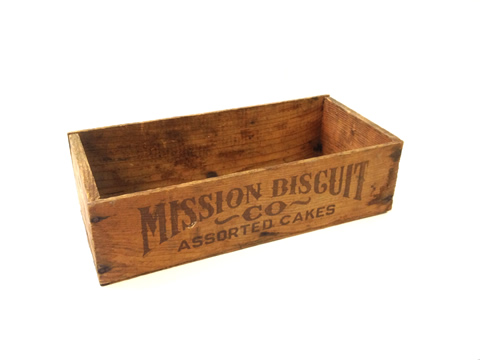 www.classicvintagerentals.com ? 0963 - Bisquit Wood Box