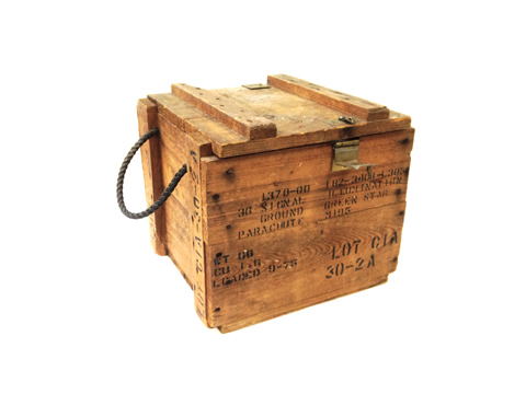 www.classicvintagerentals.com ? 1012 - Cooper Wood Box