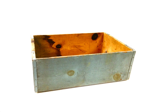www.classicvintagerentals.com ? 1023 - Blue Wood Box