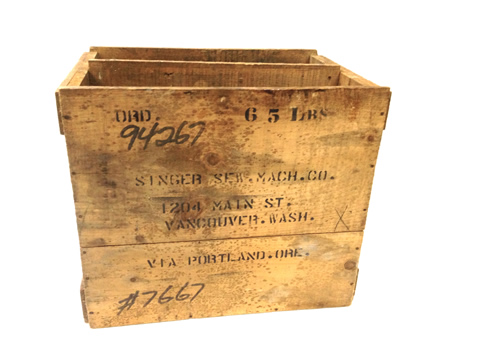 www.classicvintagerentals.com ? 1029 - Singer Wood Crate