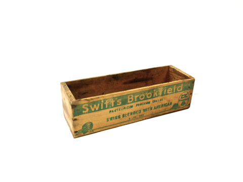 www.classicvintagerentals.com ? 1079 - Brookfield Wood Box
