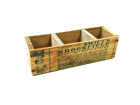 www.classicvintagerentals.com ? 1095 - Swifts Wood Box