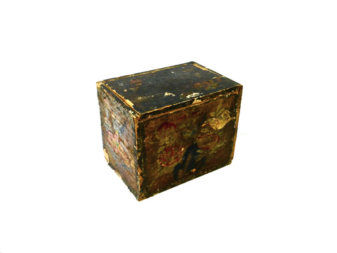 www.classicvintagerentals.com ? 1108 - Floral Wood Box