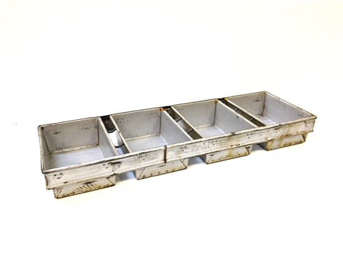 www.classicvintagerentals.com ? 1168 - Paolo Bread Pan