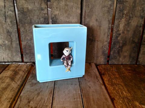 www.classicvintagerentals.com ? 1510 - Blue Pixie Vase