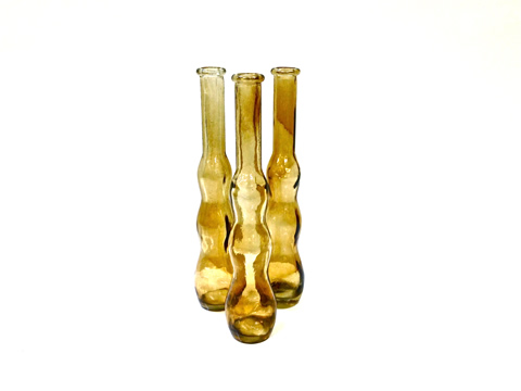 www.classicvintagerentals.com ? 1551 - Tall Amber Vase