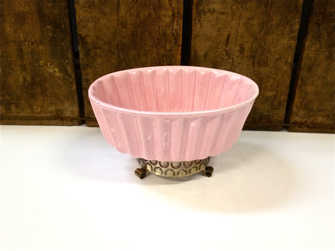 www.classicvintagerentals.com ? 1577 - Cassie Pink Vase