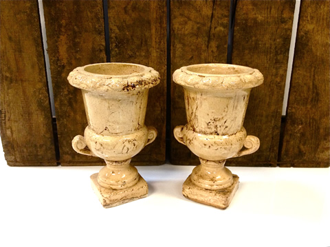 www.classicvintagerentals.com ? 1589 - Glazed Pedestal Urns