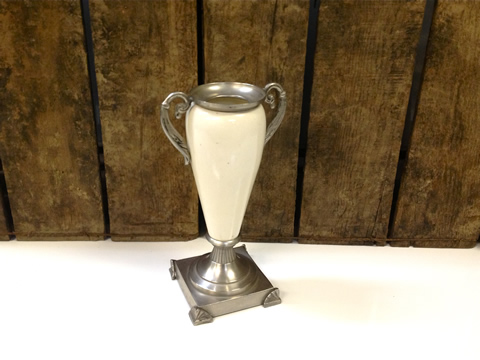 www.classicvintagerentals.com ? 1622 - Trophy Vase