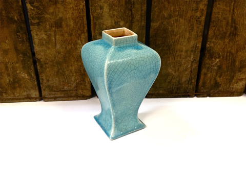 www.classicvintagerentals.com ? 1627 - Blue Vase
