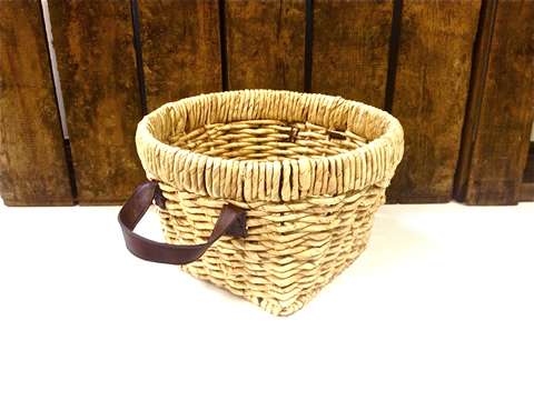 www.classicvintagerentals.com ? 1737 - Usher Basket