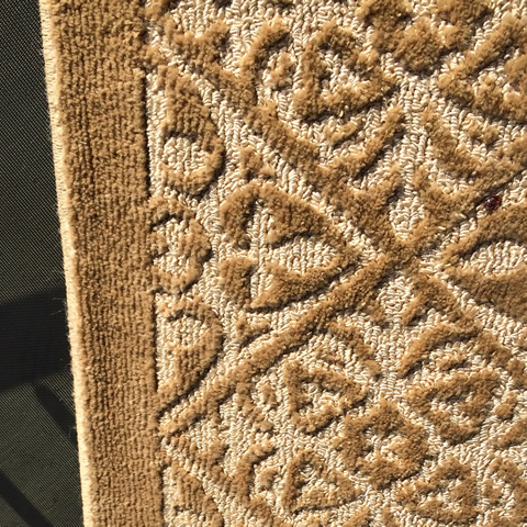 www.classicvintagerentals.com ? 2150 - Gold Rug