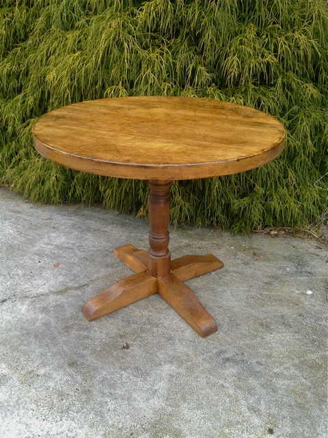 www.classicvintagerentals.com  2169 - Lawrence Wood Table