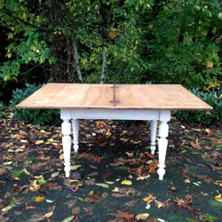 www.classicvintagerentals.com  2242 - Percy Farm Table