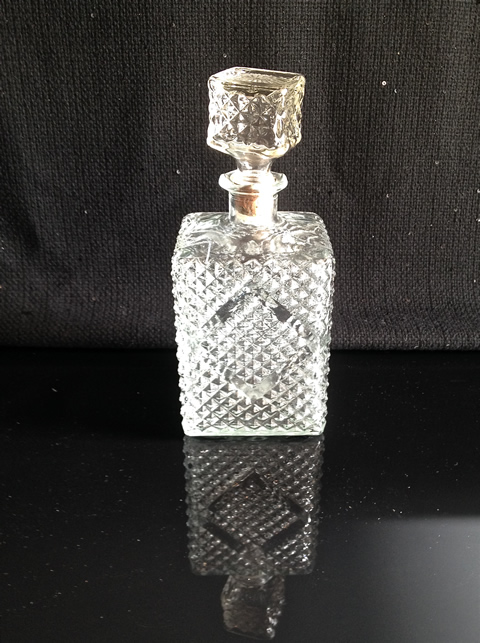 www.classicvintagerentals.com ? 2666 - Vintage Glass Decanter