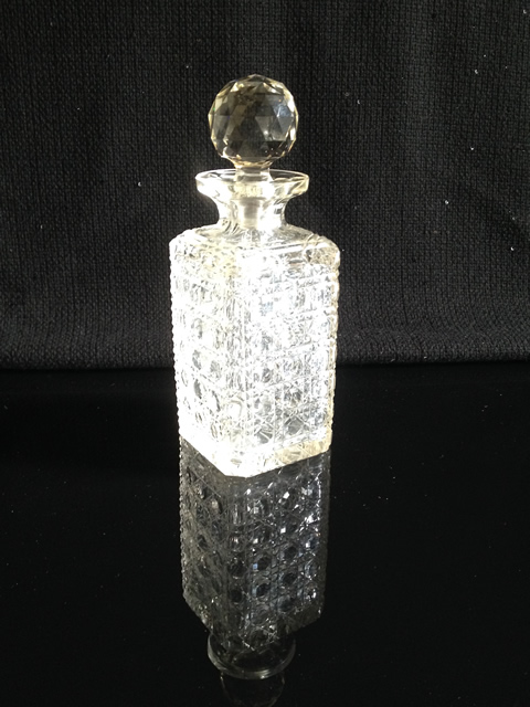 www.classicvintagerentals.com ? 2673 - Exquisite Crystal Decanter