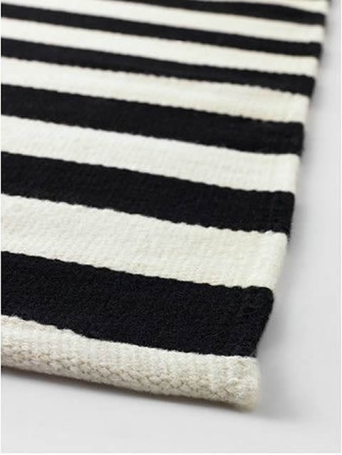 www.classicvintagerentals.com ? 2678 - Black Striped Rug
