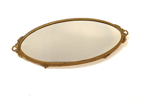 www.classicvintagerentals.com ? 3060 - Jane Vanity Tray