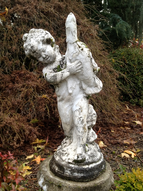 www.classicvintagerentals.com ? 3068 - Magdalena Cherub Statue