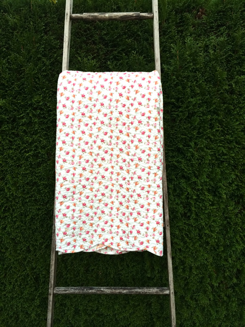 www.classicvintagerentals.com ? 3328 - Flower Quilt