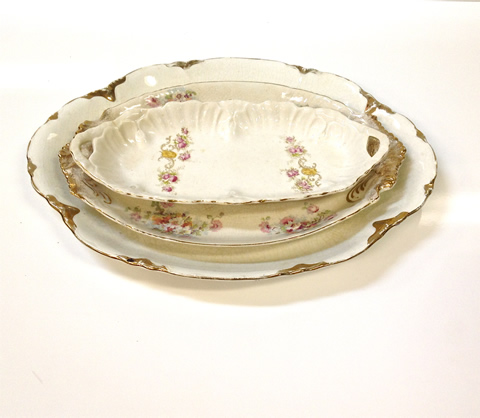 www.classicvintagerentals.com ? 3446 - Vintage Serving Platters