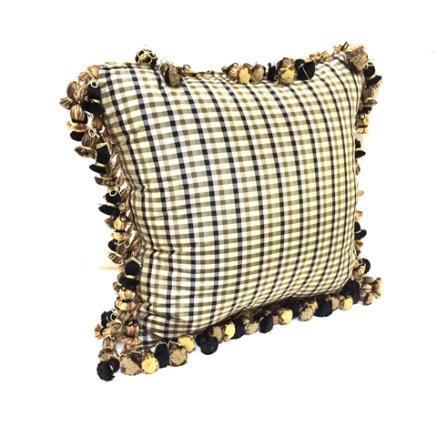www.classicvintagerentals.com ? 3809- Gingham Pillow