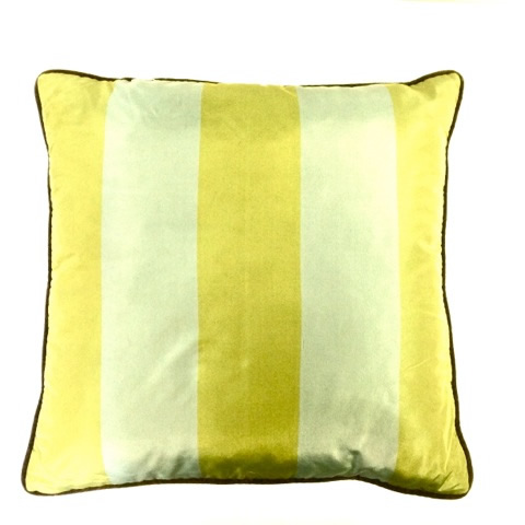 www.classicvintagerentals.com ? 3819 - Jonas Pillow