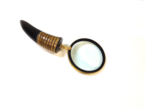 www.classicvintagerentals.com ? 3930 - Magnifying Glass