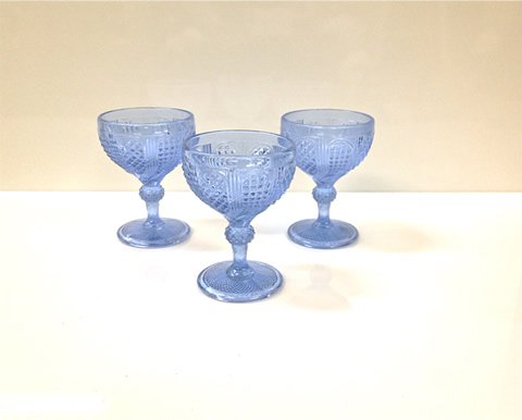 www.classicvintagerentals.com  3962 - Champagne Coupes