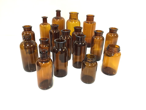 www.classicvintagerentals.com ? 3985 - Brown Apothecary Bottles