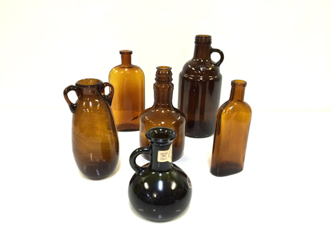 www.classicvintagerentals.com ? 4009 - Brown Bottles