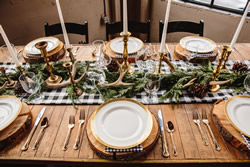 www.classicvintagerentals.com  4263 - Benson Farm Table