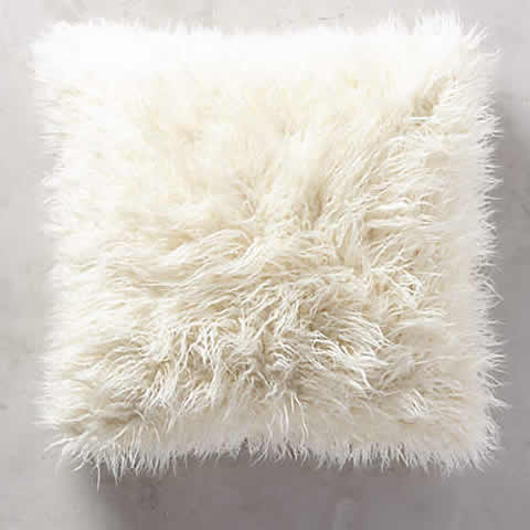 www.classicvintagerentals.com ? 4454 - Shag Pillow