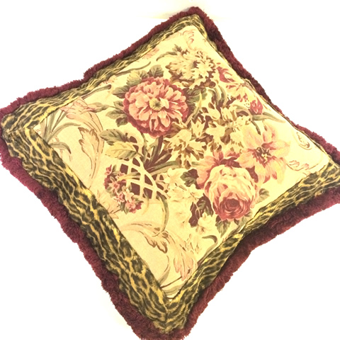 www.classicvintagerentals.com ? 4528 - RL Pillow