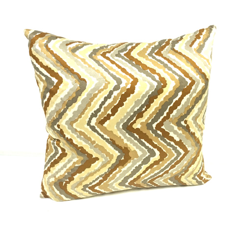 www.classicvintagerentals.com ? 4536 - Zigzag Silk Pillow