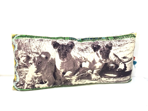 www.classicvintagerentals.com ? 4571 - Lion Pillow
