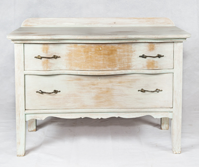 www.classicvintagerentals.com  4679 - Holmes Dresser