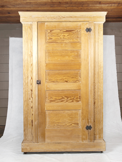 www.classicvintagerentals.com  4687 - Perry Armoire