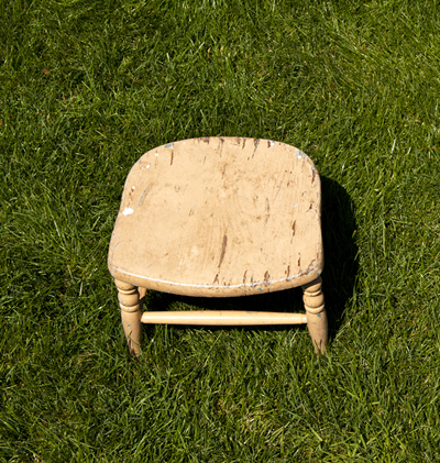 www.classicvintagerentals.com ? 4937 - Susie Pink Stool