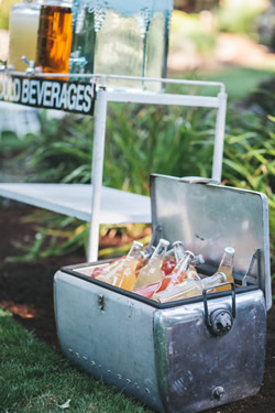 www.classicvintagerentals.com ? 5374 - Alfred Metal Cart