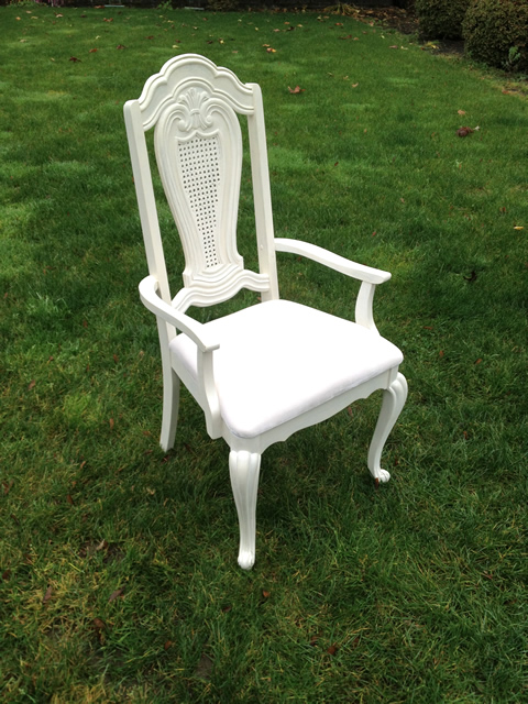 www.classicvintagerentals.com ? 5655 - Tabitha White Chair