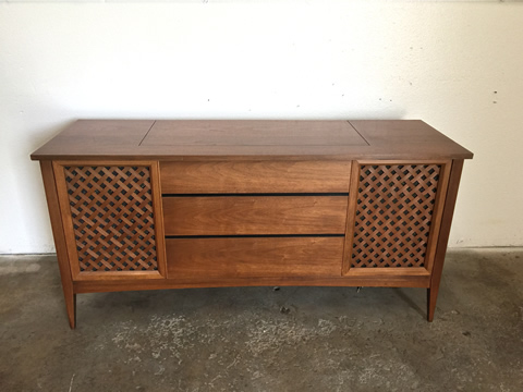 www.classicvintagerentals.com ? 7141 - Stereo Cabinet