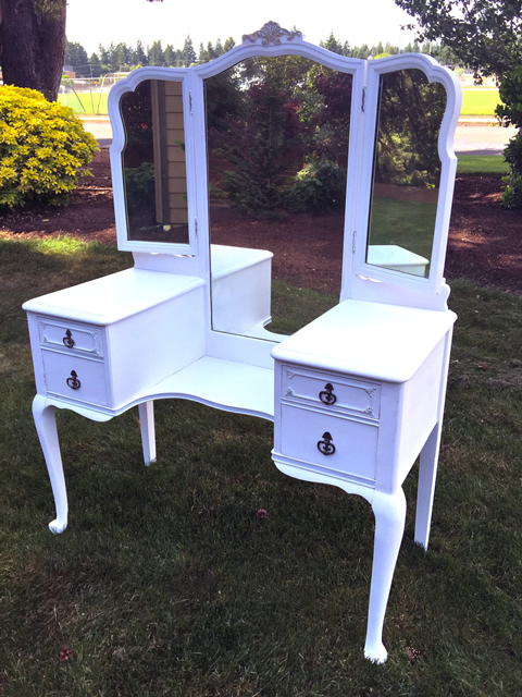 www.classicvintagerentals.com ? 7158 - Jane Vanity
